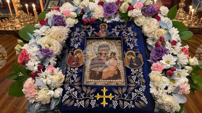 Ловчалии ще могат да се помолят пред чудотворната мироточива Хавайска икона на Пресвета Богородица