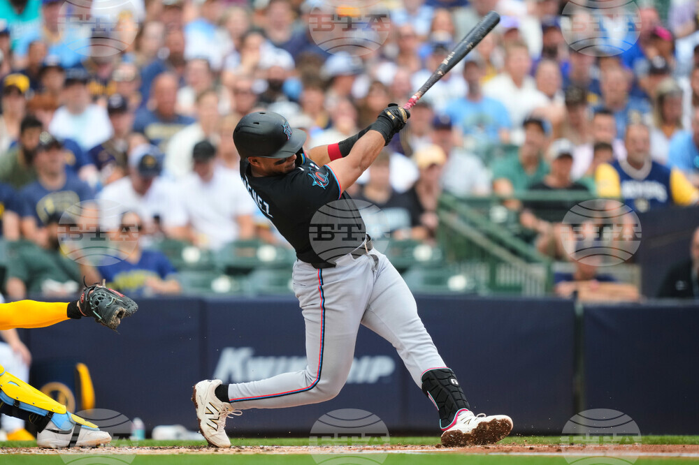 Marlins Brewers Baseball