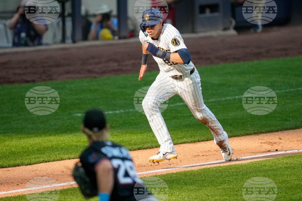 Marlins Brewers Baseball