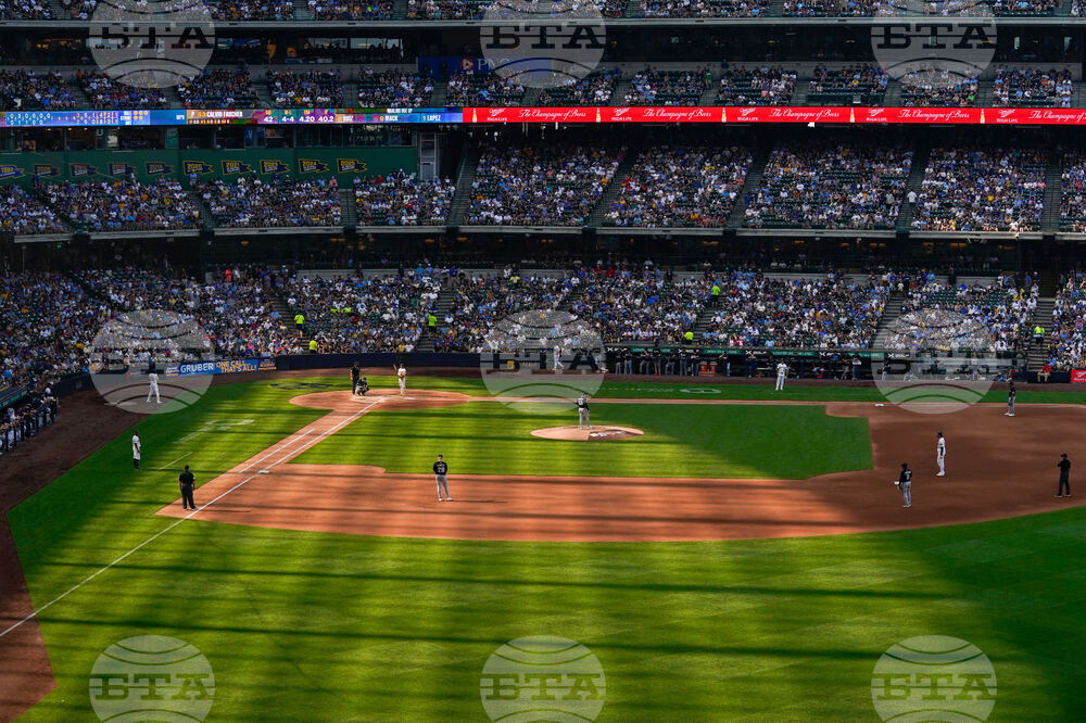 Marlins Brewers Baseball