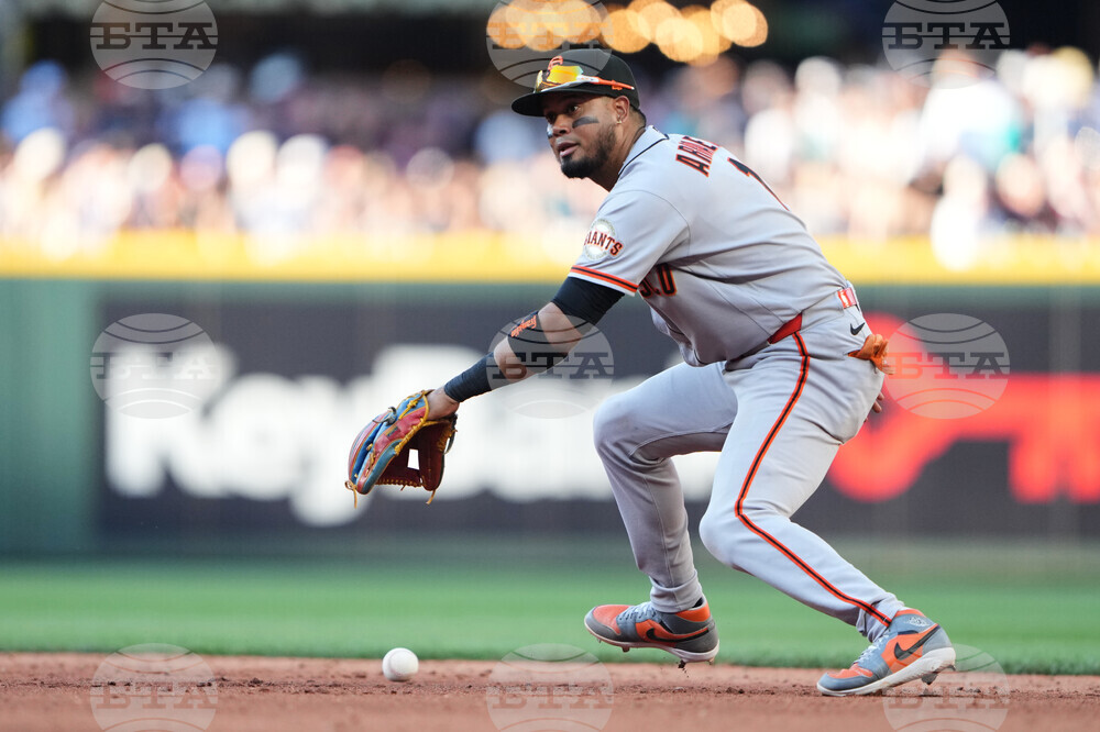Giants Mariners Baseball