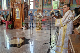 Шумен - храм „Св. Три Светители“ - неделна служба