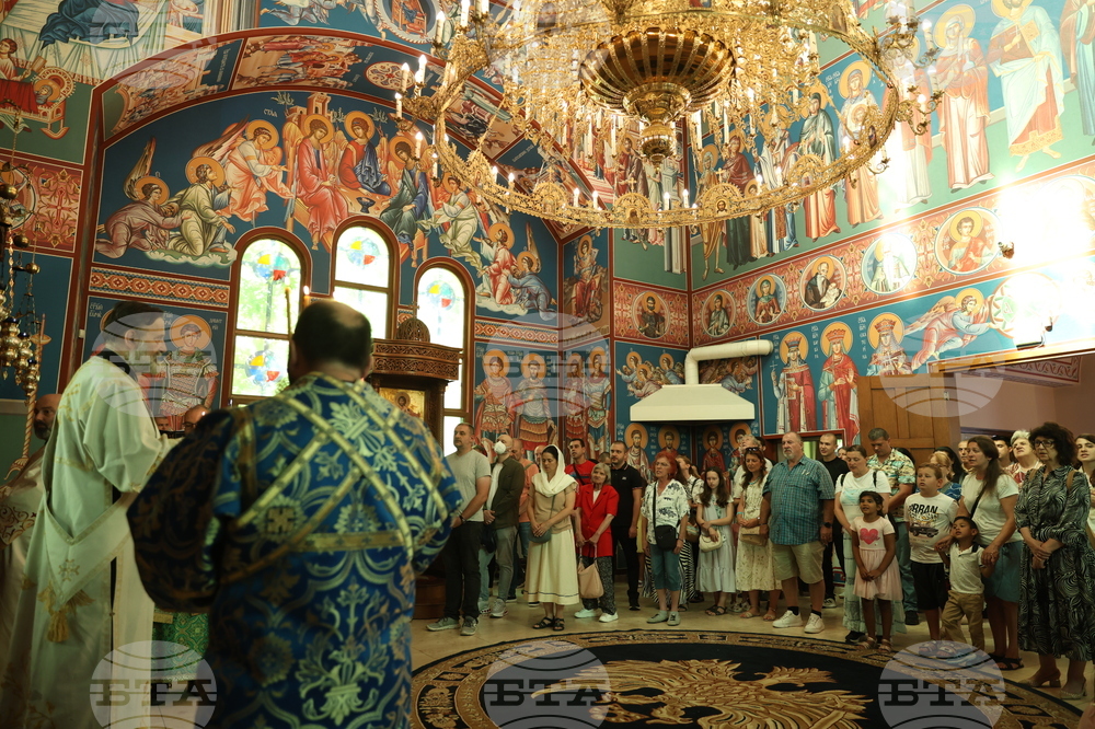 Храм „Св. пророк Илия“ - литургия