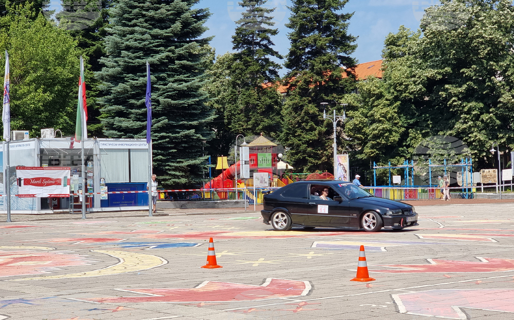 Кюстендил - състезание - „Скорост и високи токчета“