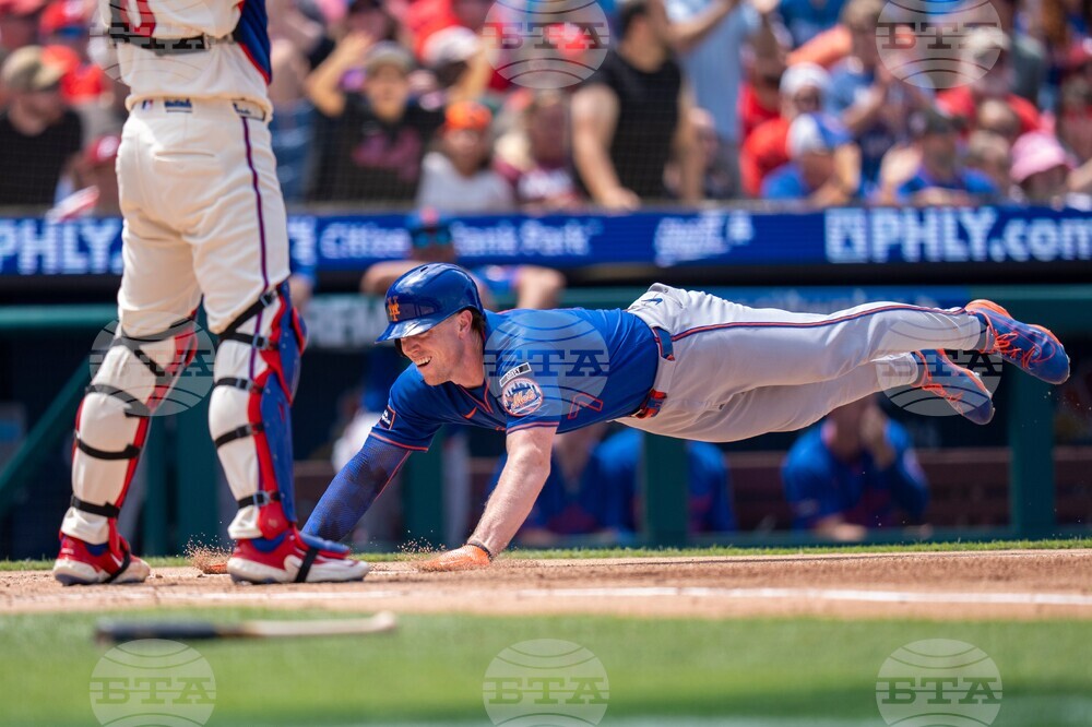 CORRECTION Mets Phillies Baseball