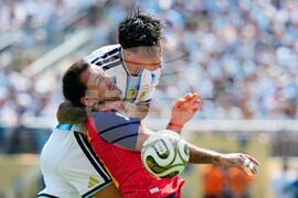 CORRECTION APTOPIX New York WCup Soccer Reaction