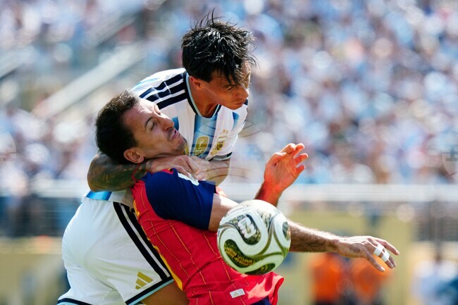 CORRECTION APTOPIX New York WCup Soccer Reaction
