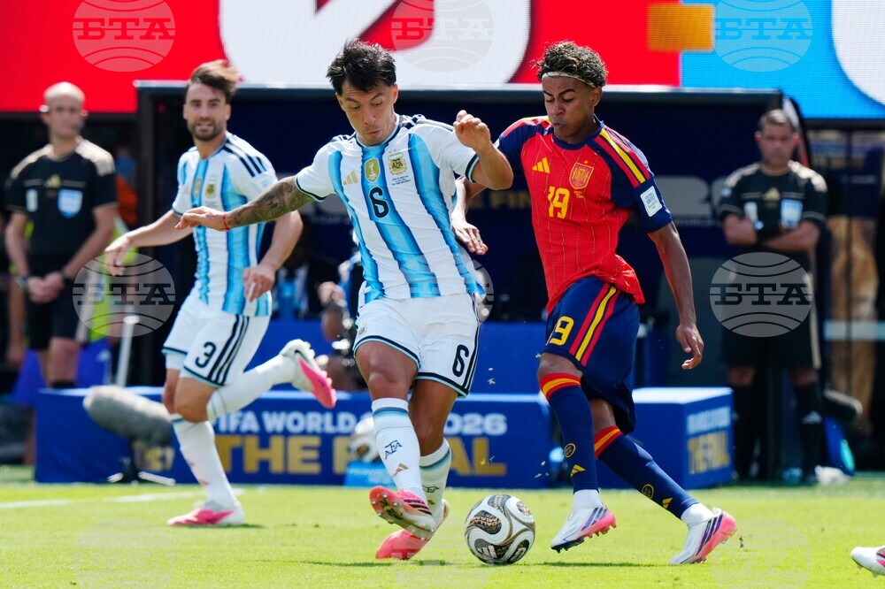 CORRECTION Argentina Spain WCup Soccer
