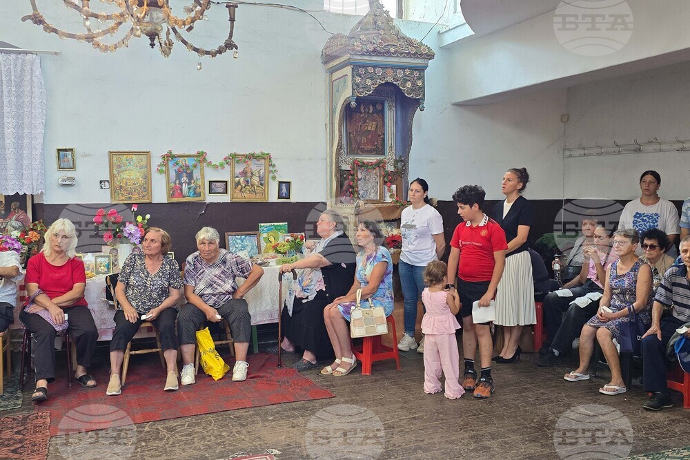 Село Градец - Видински митрополит Пахомий - литургия