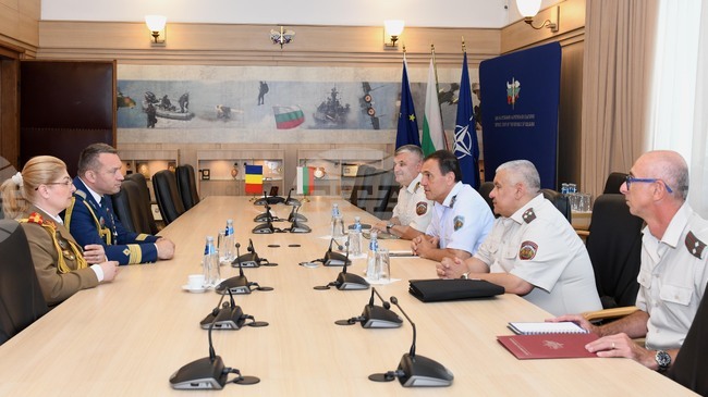 Зам.-началникът на отбраната и досегашният аташе по отбраната на Румъния в България дадоха висока оценка на двустранното сътрудничество
