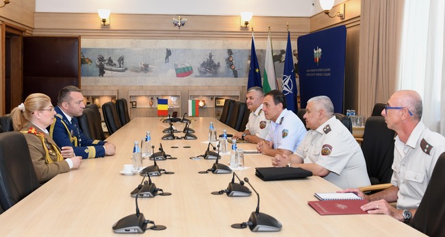 Deputy Chief of Defence, Outgoing Romanian Defence Attaché to Bulgaria Praise Bilateral Cooperation