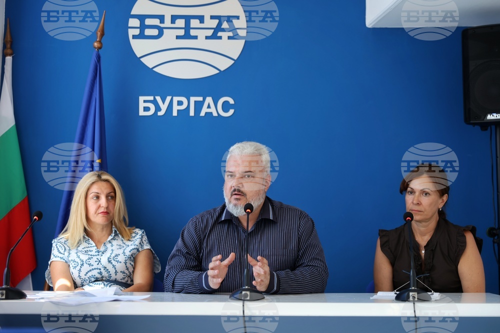 Burgas Develops Child Support System but Needs More Foster Families, Discussion Finds