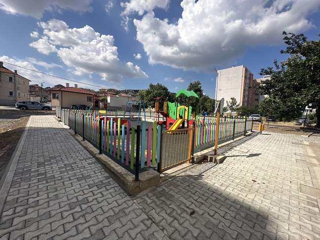 Община Сливен продължава да подобрява условията за игра и отдих на най-малките жители на града