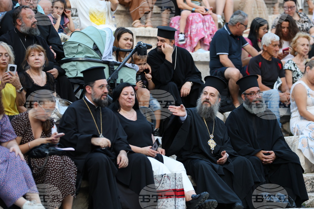 Пловдив - Благотворителен галаспектакъл „Светлина през вековете“