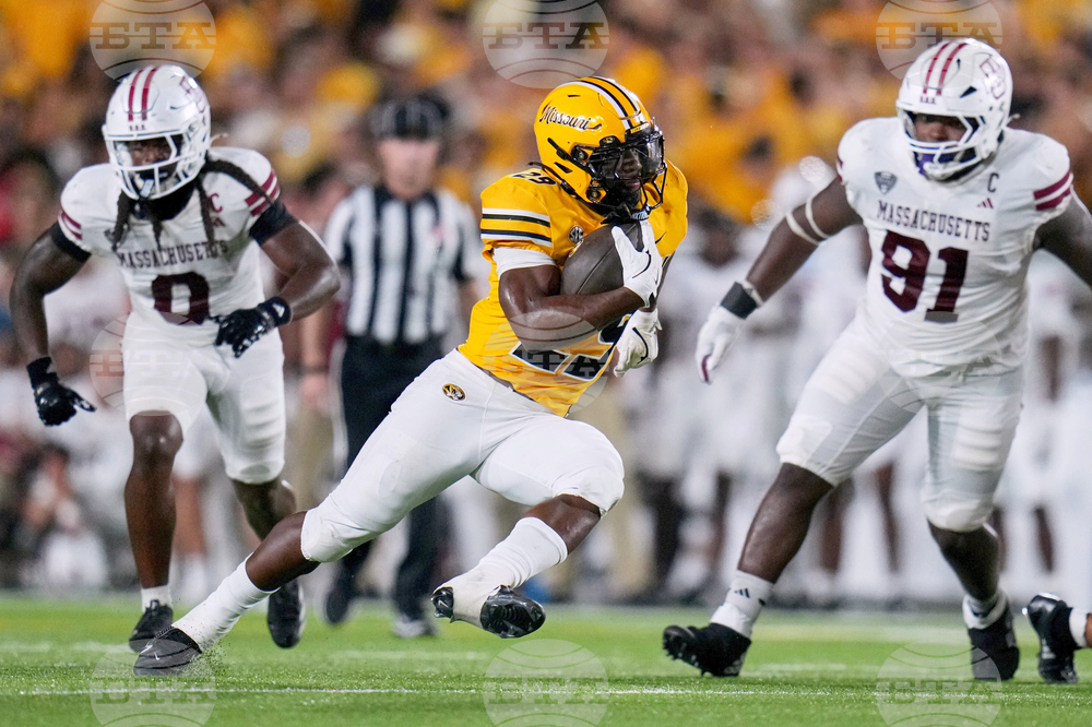 SEC Drinkwitz Player Shooting Football