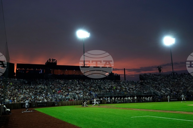 Field of Dreams College Game Baseball
