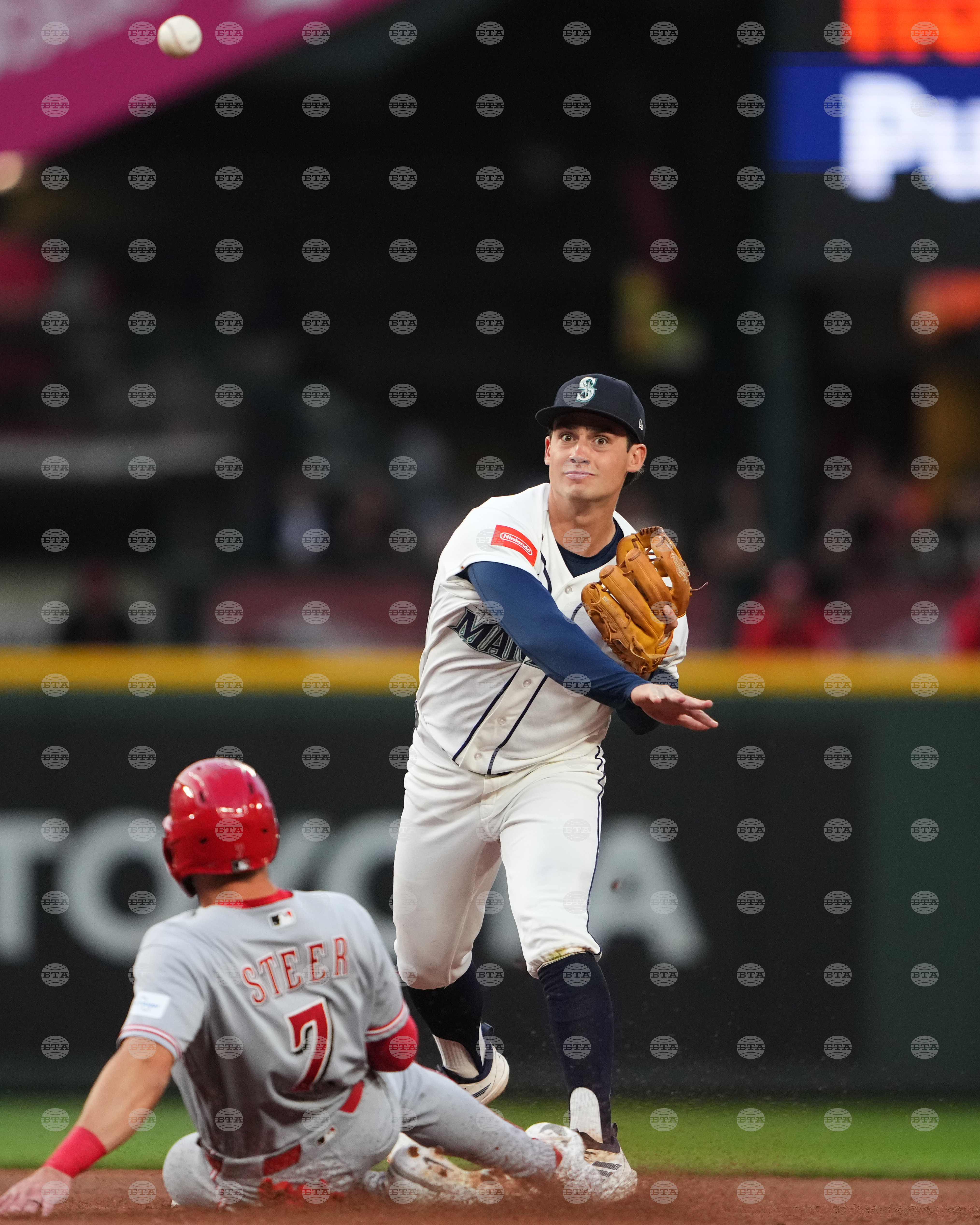 Reds Mariners Baseball