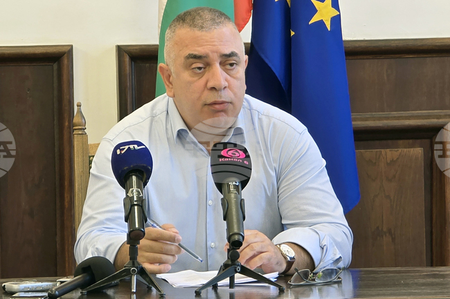 Проектите за реконструкция на водопроводите в сливенските села Крушаре и Гавраилово няма да бъдат включени в държавния бюджет, написа кметът на Сливен Стефан Радев