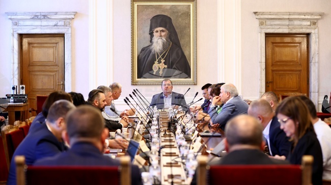 Два законопроекта за промени на Закона за подпомагане на земеделските производители бяха приети на първо четене от ресорната комисия в НС