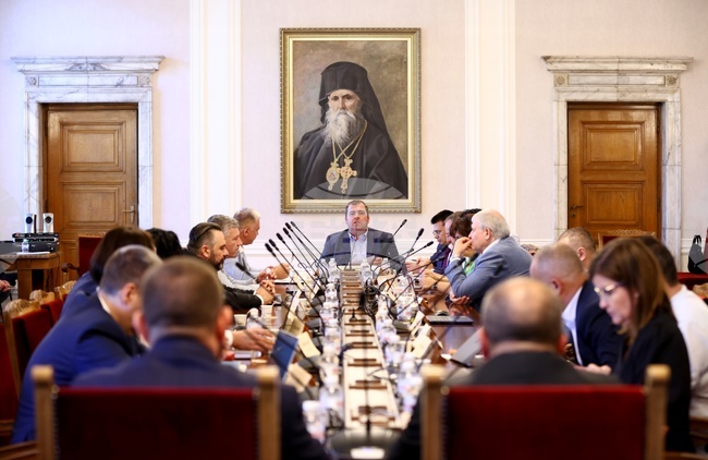 Два законопроекта за промени на Закона за подпомагане на земеделските производители бяха приети на първо четене от ресорната комисия в НС