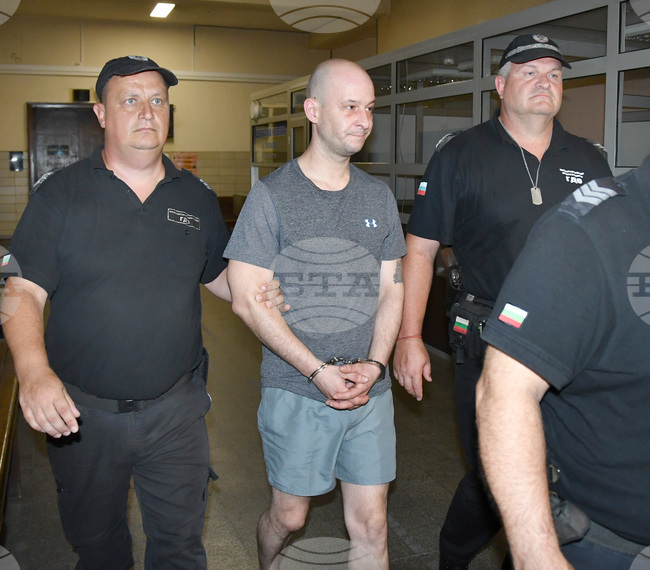 Окръжният съд в Хасково задържа под стража мъж, заловен в таксиметров автомобил със 100 грама кокаин