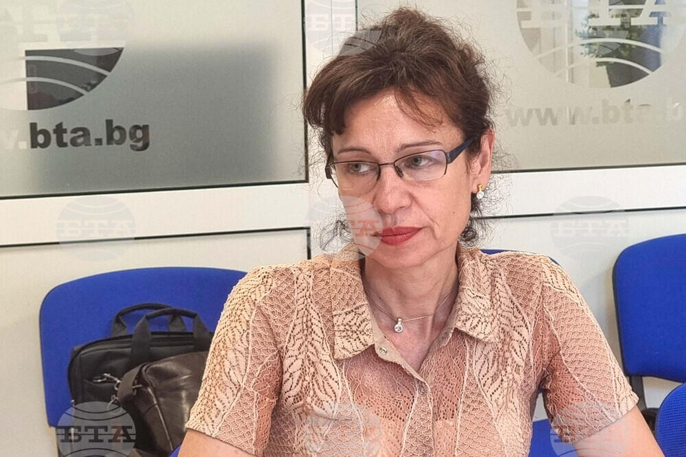Здравко Дафинов, автор на автобиографична книга за Пенчо Славейков, е новатор и в библиотечното дело в България, каза във Враца Йоанна Петрова