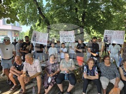 Павликени - мирен протест в подкрепа на 26-годишен мъж, пострадал при падане от влак в Германия