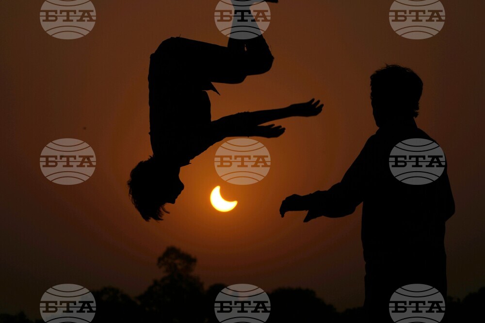 Be Well One Tech Tip Eclipse Photos