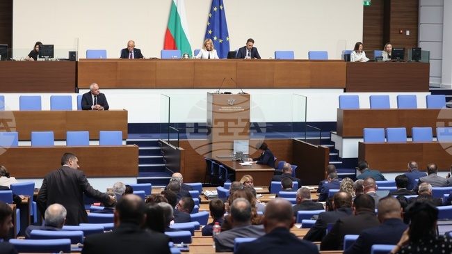 Парламентът ще обсъди днес проекторешението за разрешаване пребиваването у нас на военнослужещи и авиационна техника от въоръжените сили на САЩ