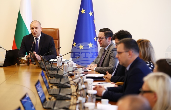 Кабинетът предлага ратифициране на договор и меморандум за разбирателство за придобиването на седем кораба тип „минен ловец“