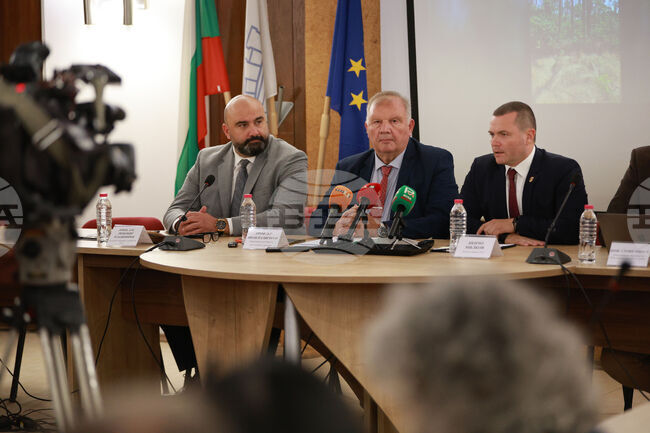 Русе - „Съхнене на горите и полезащитните пояси в Североизточна България - проблеми и решения“ - пресконференция