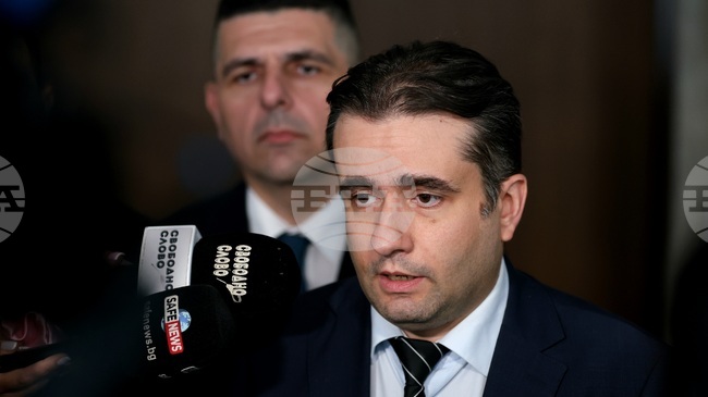Необходимо е отново да бъде свикан Консултативен съвет за национална сигурност от президента, казаха от "Демократична България" 