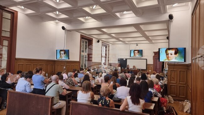 Финансирането на българските училища в чужбина обсъдиха участниците в кръгла маса в Софийския университет 