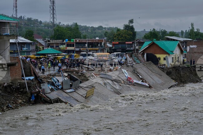 India Kashmir Extreme Weather Monsoon