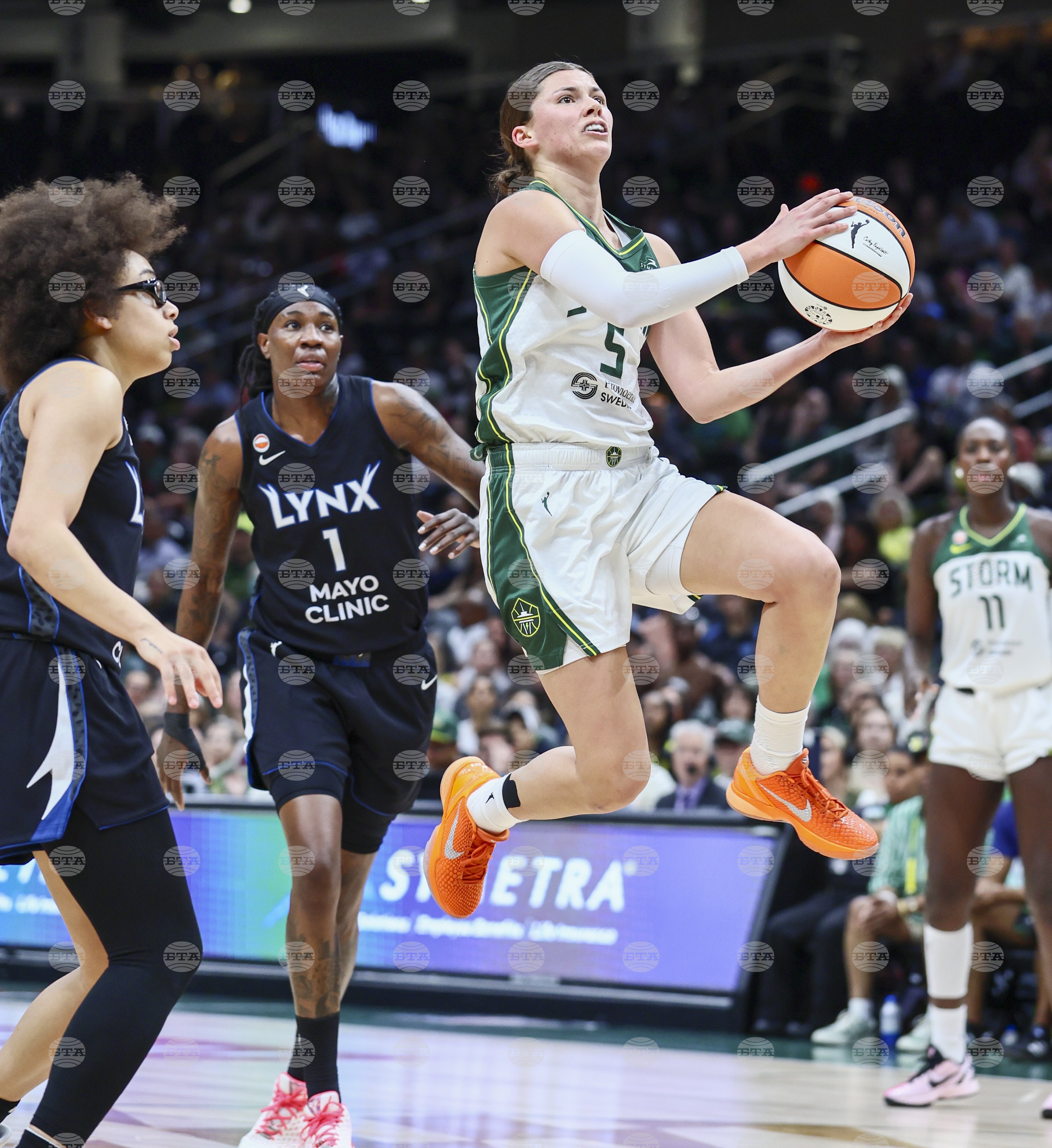 Lynx Storm Basketball