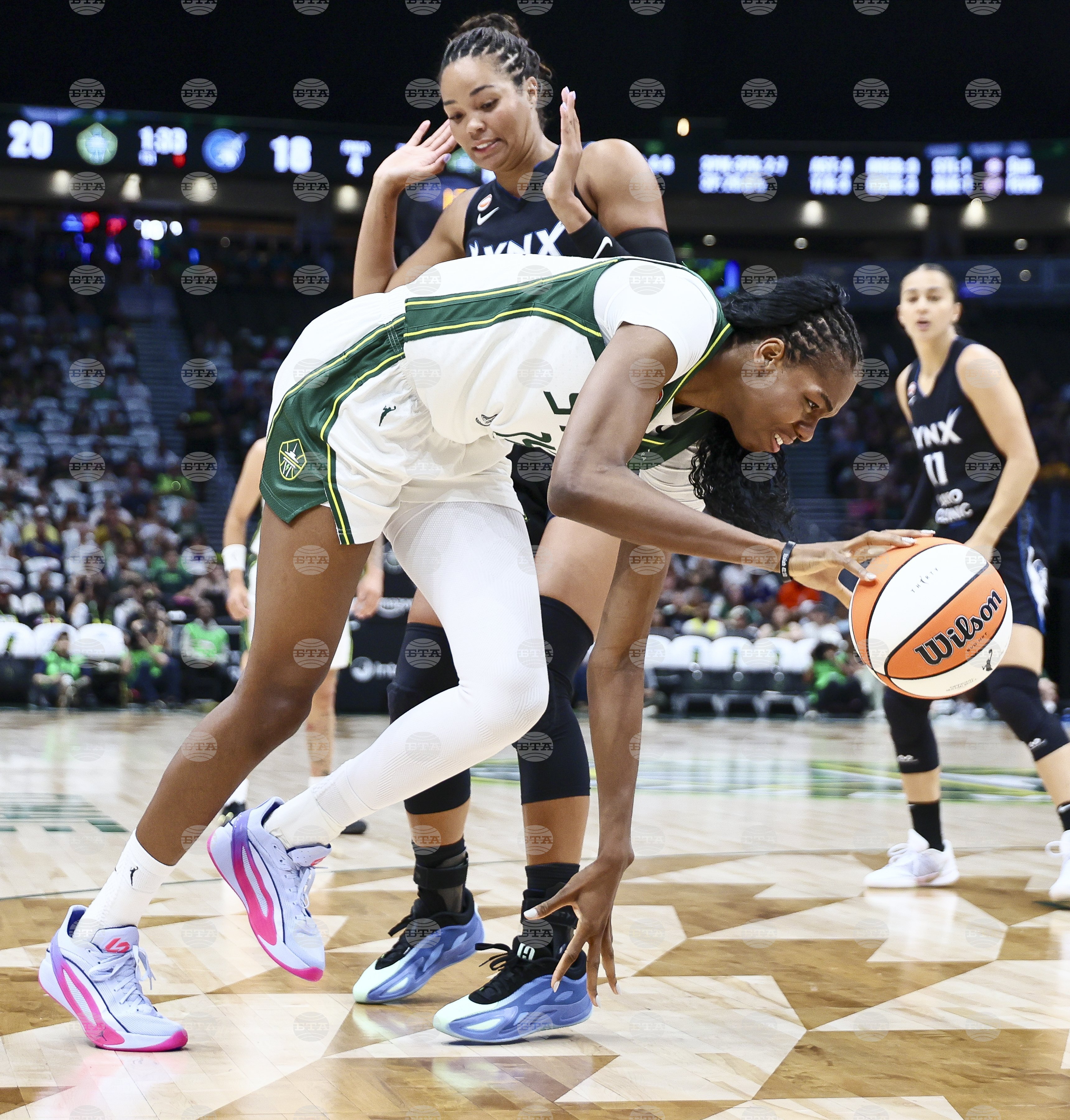 Lynx Storm Basketball