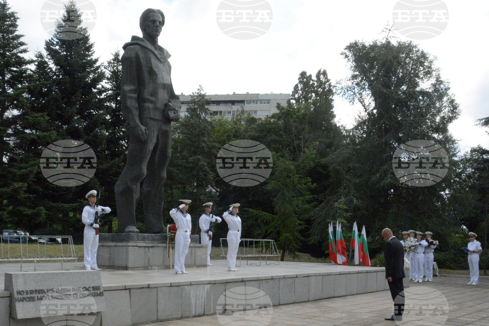 Варна - Военноморско училище - Никола Вапцаров - гибел - отбелязване