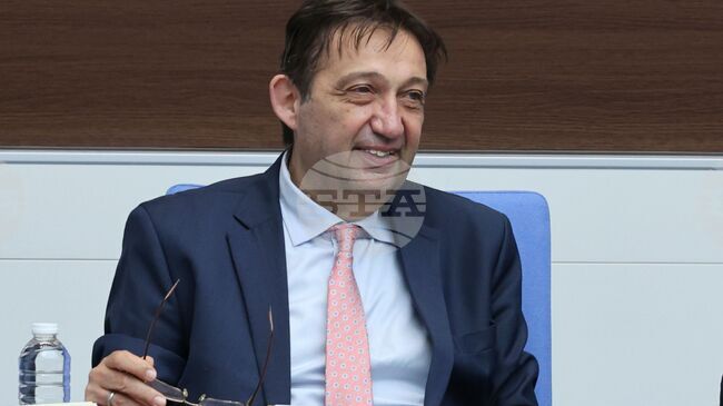 В рамките на мандата на правителството магистрала „Хемус“ ще бъде изградена до Велико Търново, каза регионалният министър