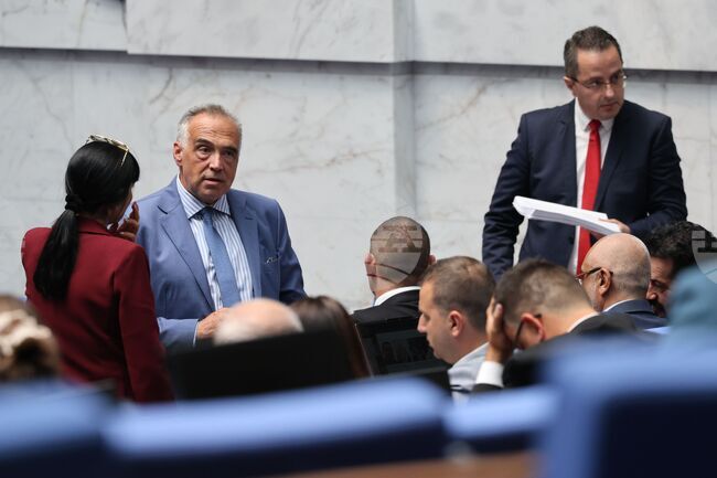Vazrazhdane MP Ganev Says Budget Returns Bulgaria to GERB Era 