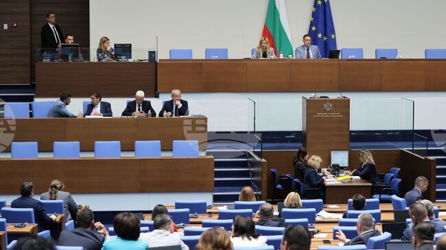 Парламентът удължи заседанието си до приключване на разискванията по законопроекта за държавния бюджет за 2026 г., гласуването ще е утре