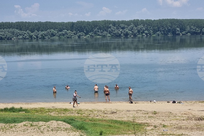 Водата в открити и закрити плувни басейни в Монтанско отговаря на изискванията, отклонения има във водата от Дунав при Лом
