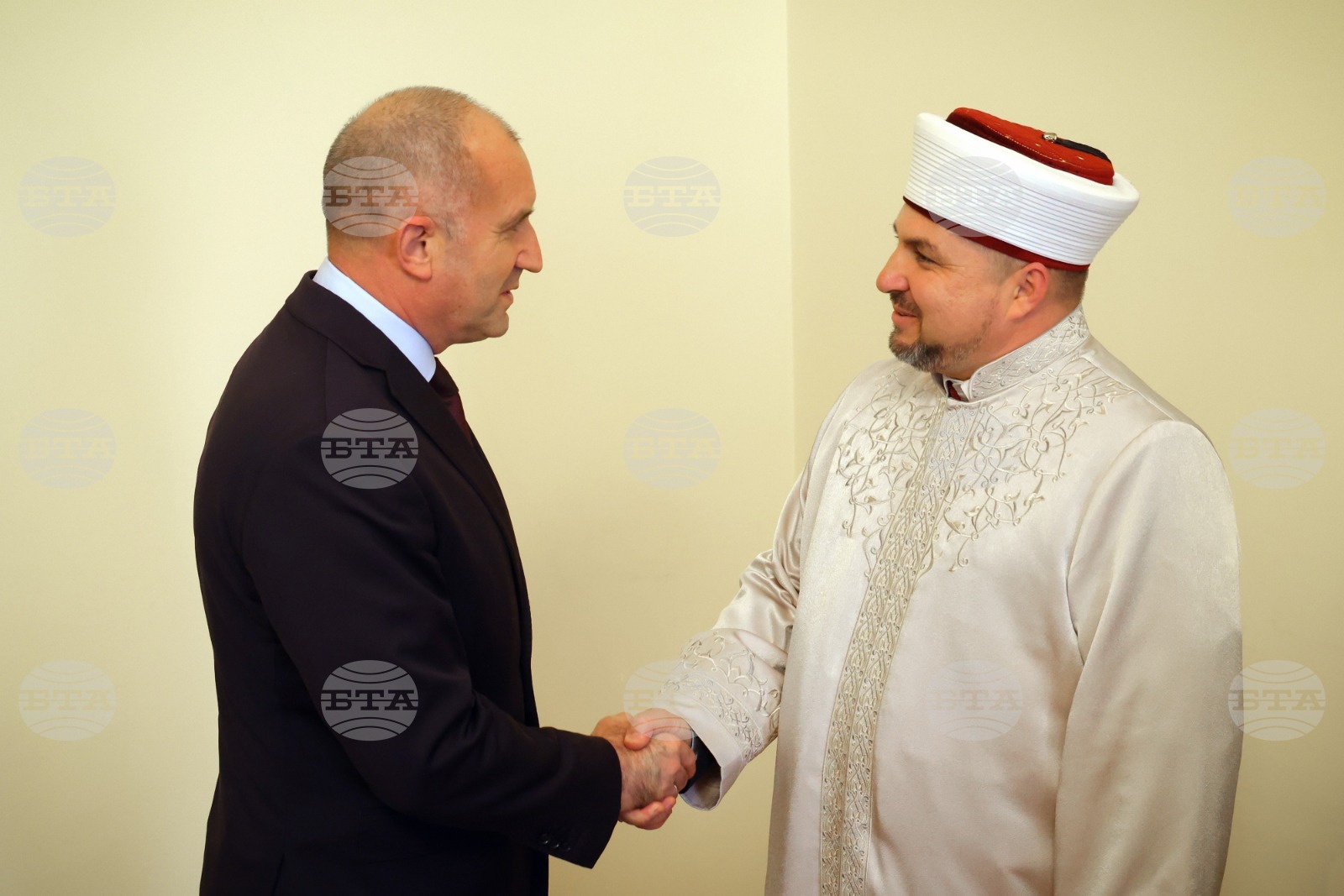 1%281%29 2026 world news from bulgaria balgarianovinite. Com meeting with the newly elected grand mufti of muslims in bulgaria, ahmed hasanov, on thursday,... Pm meets new grand mufti, praises interfaith harmony 2026 българия новините balgarianovinite. Com 2026-07-23 16:51:00 pm meets new grand mufti, praises interfaith harmony 2026 investigative journalism and investigative reporting news agency burgas bulgaria