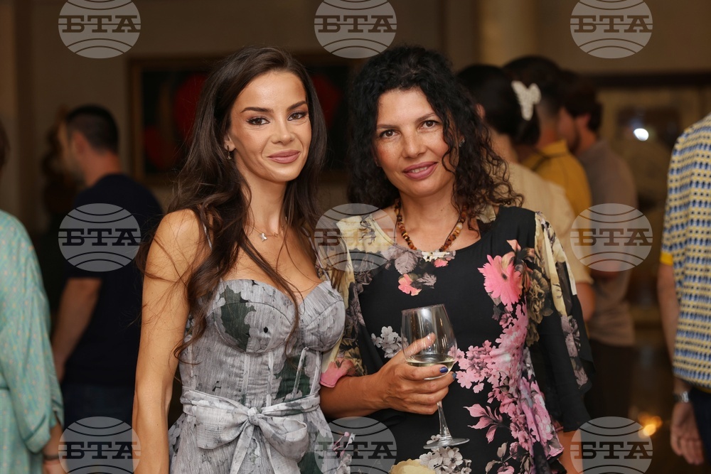 Бургас - Нина Русева и Мика Сав - изложба живопис
