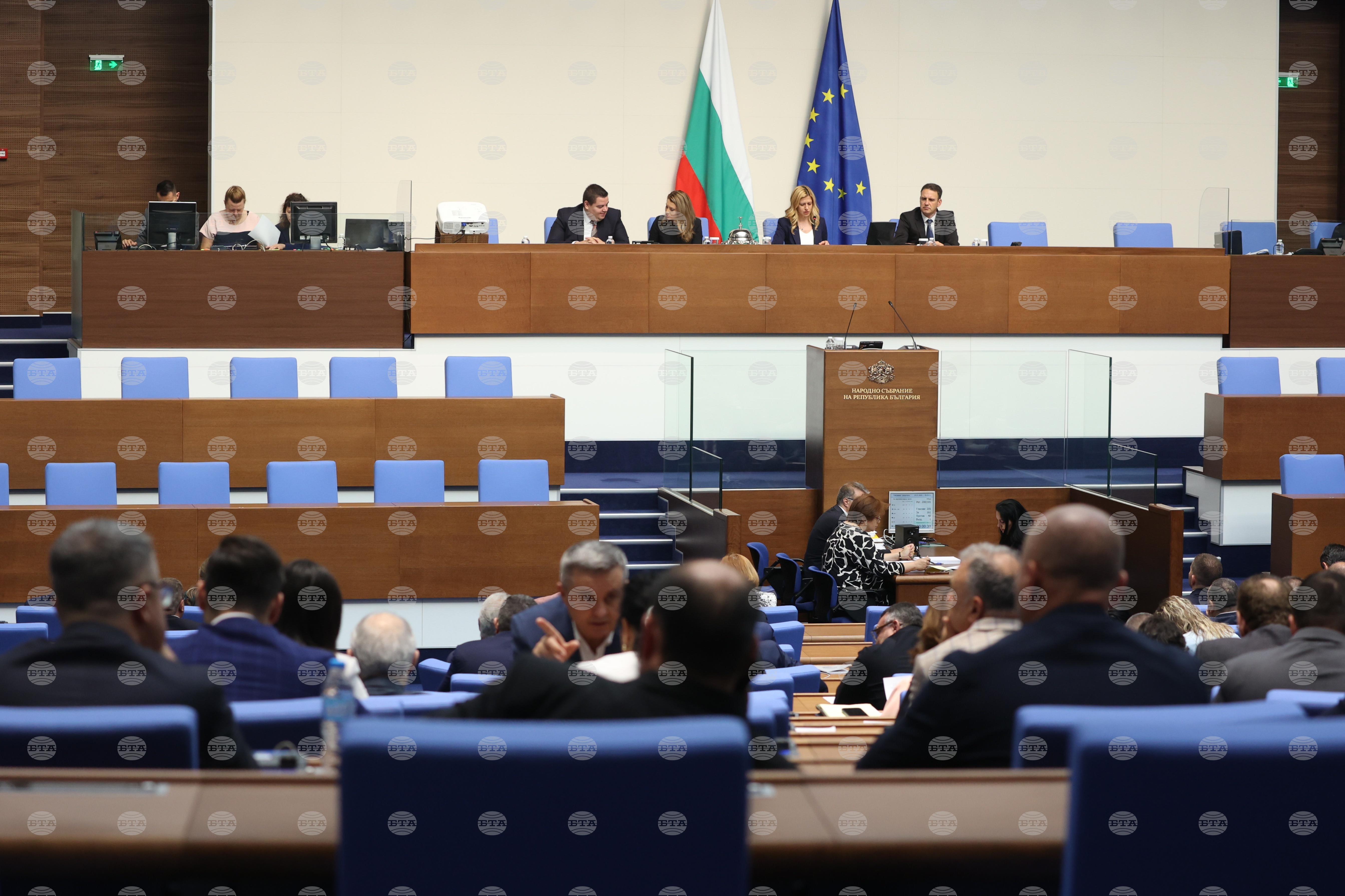Парламентът одобри на второ четене рамката на държавния бюджет за 2026 г. с планирания 5,7 % дефицит