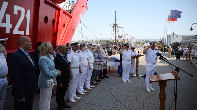 Петгодишнината от включването на кораба „Св. св. Кирил и Методий“ в състава на ВВМУ „Н. Й. Вапцаров“ беше тържествено отбелязана днес