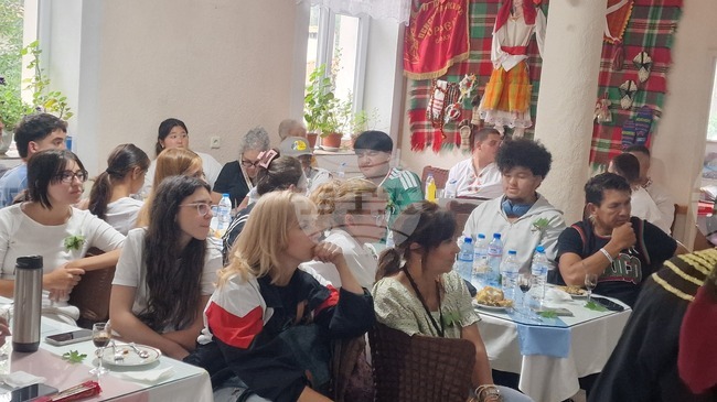 Гости от САЩ и Латинска Америка посетиха Пенсионерски клуб „Орфей“ в Смолян