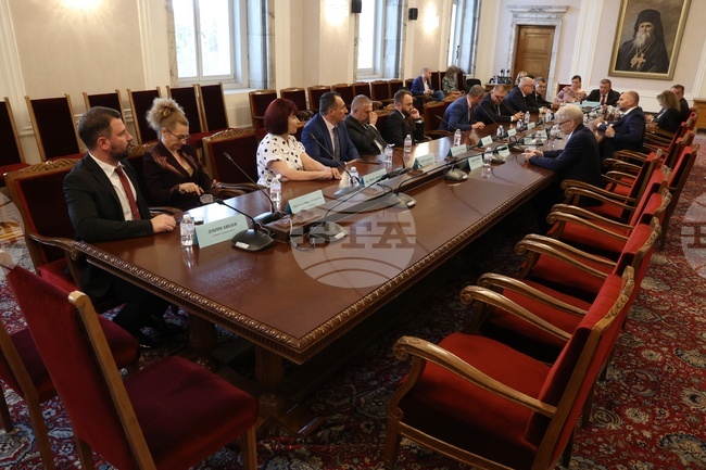 Health Committee Approves Amendments on Explosives Precursors at First Reading