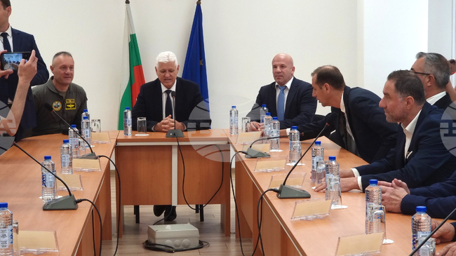 Defence Minister Reassures Yambol Region Mayors over Planned Deployment of US Aircraft at Bezmer Air Base