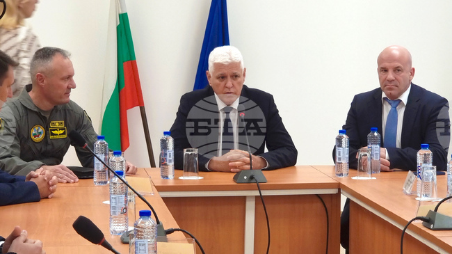 Bulgaria Is Not and Will Not Become a Target, Defence Minister Says Regarding US Aircraft Deployment at Bezmer Air Base