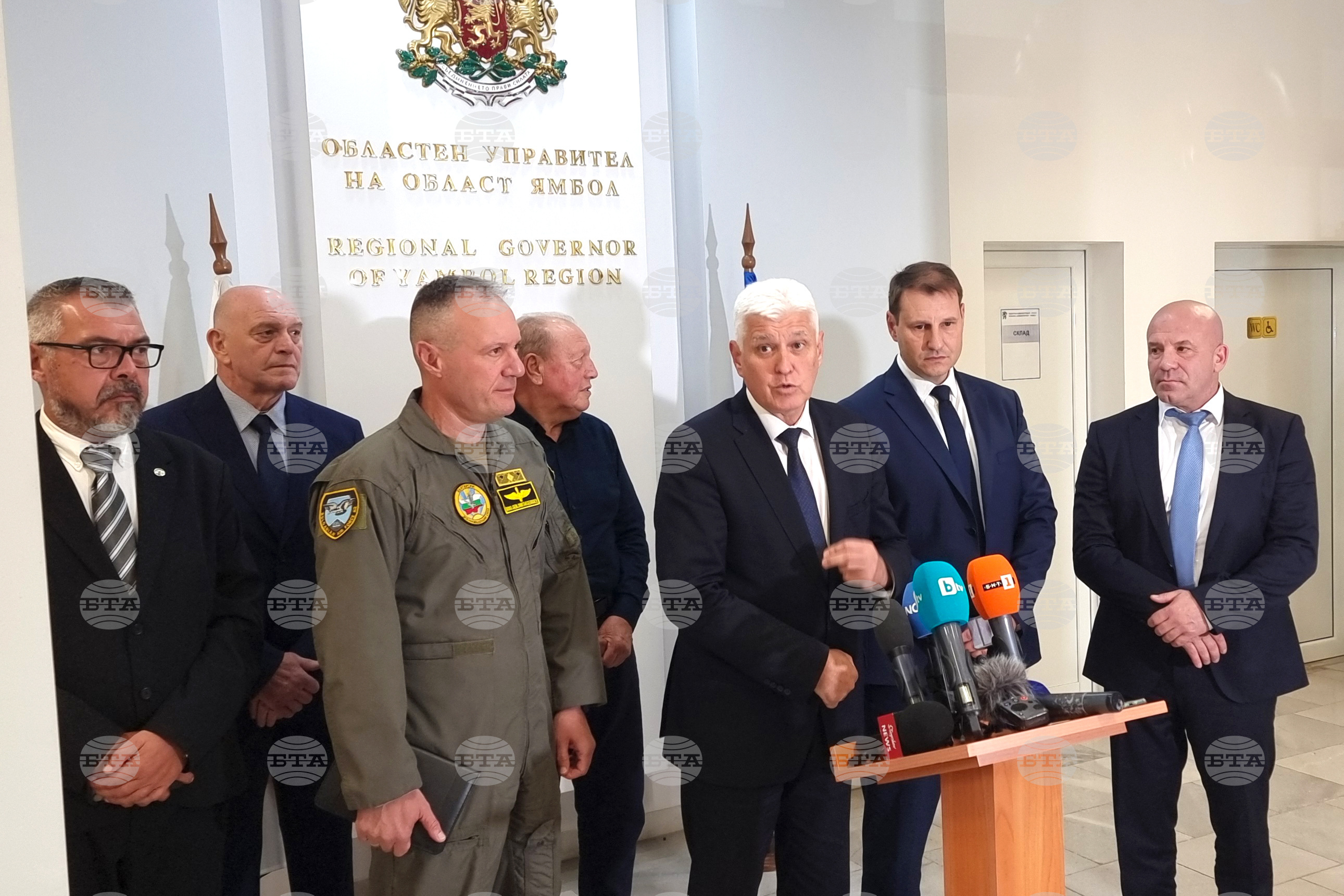 Изпратени са запитвания до Полша и до Унгария за техните самолети МиГ-29 и за резервни части, каза министърът на отбраната Димитър Стоянов